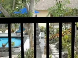 レンボンガン シークレット クリフ ハッツ 3* レンボンガン島